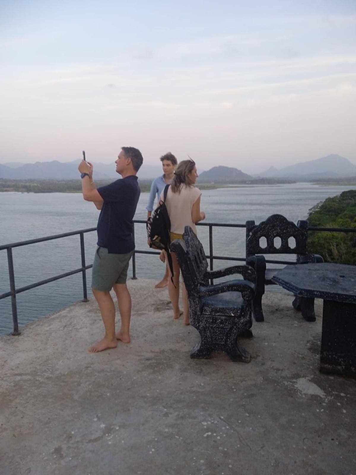 New Rasi Guest House Dambulla Ngoại thất bức ảnh